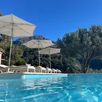 Villa-monti Luxury With Private Pool, Fully Air Conditioned Bedrooms, 5 Star Superhosts! Villa
