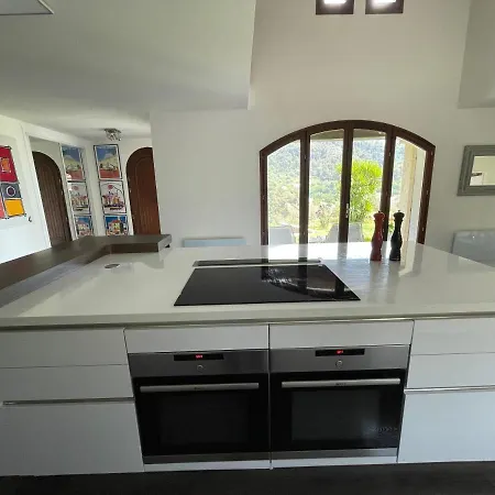 Monti Luxury With Pool Sleeps 6 Ментона