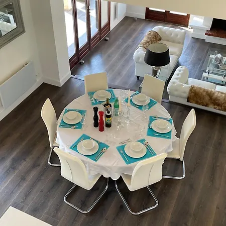 Вилла Monti Luxury With Pool Sleeps 6