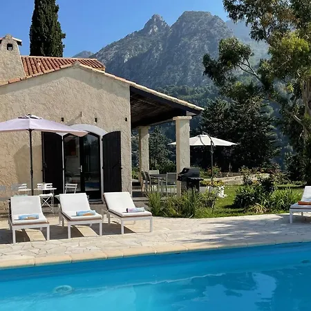 Вилла Monti Luxury With Pool Sleeps 6 Ментона