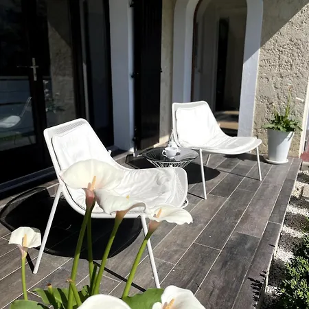 Villa-Monti Luxury Villa With Private Pool, Fully Air Conditioned Bedrooms, 5 Star Superhosts! Villa Menton