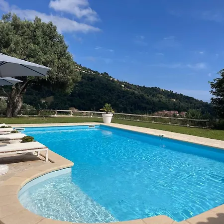 Villa Villa-Monti Luxury Villa With Private Pool, Fully Air Conditioned Bedrooms, 5 Star Superhosts!