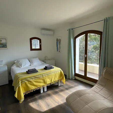 Villa-Monti Luxury Villa With Private Pool, Fully Air Conditioned Bedrooms, 5 Star Superhosts! Villa *