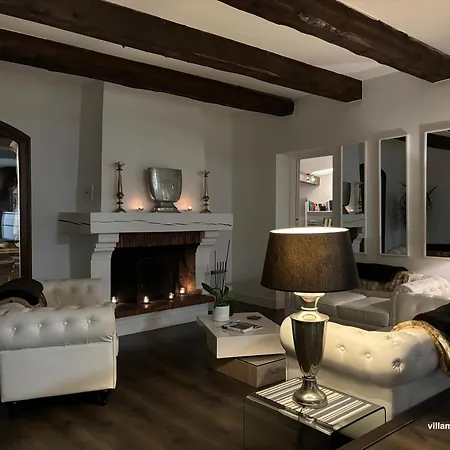 Villa Villa-Monti Luxury Villa With Private Pool, Fully Air Conditioned Bedrooms, 5 Star Superhosts! *