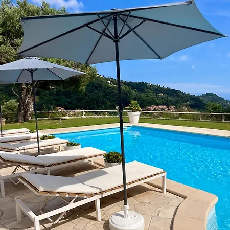 Villa Villa-Monti Luxury Villa With Private Pool, Fully Air Conditioned Bedrooms, 5 Star Superhosts! Menton