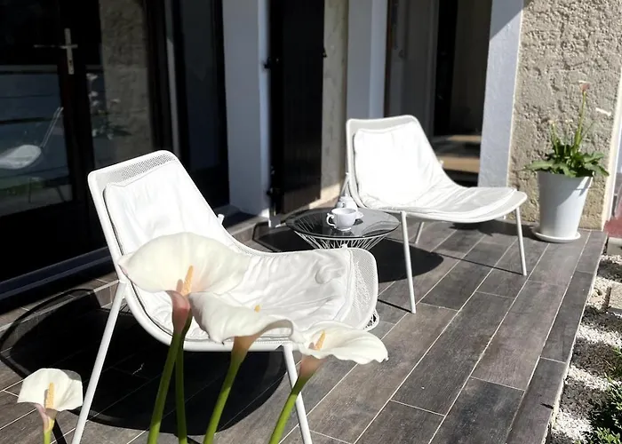 Villa-monti Luxury With Private Pool, Fully Air Conditioned Bedrooms, 5 Star Superhosts! Villa Menton