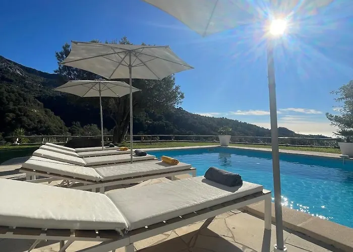 Villa-monti Luxury With Private Pool, Fully Air Conditioned Bedrooms, 5 Star Superhosts! Villa