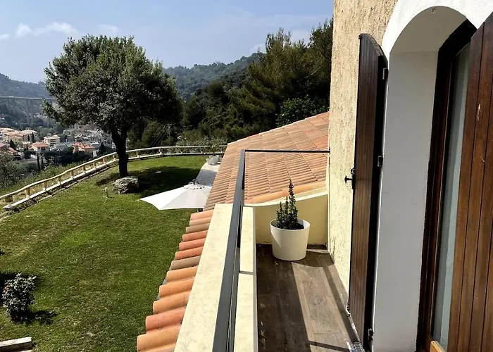 Villa-monti Luxury With Private Pool, Fully Air Conditioned Bedrooms, 5 Star Superhosts! Villa *