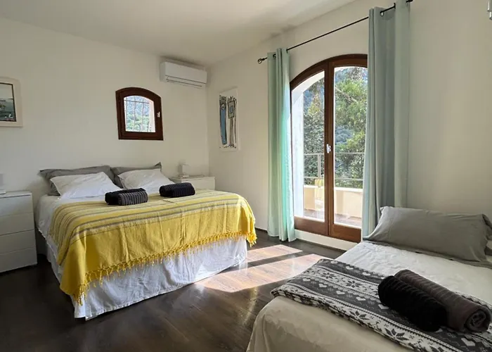 Villa-monti Luxury With Private Pool, Fully Air Conditioned Bedrooms, 5 Star Superhosts! *