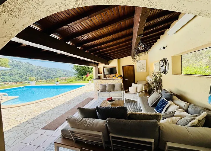 Villa-monti Luxury With Private Pool, Fully Air Conditioned Bedrooms, 5 Star Superhosts! * Menton